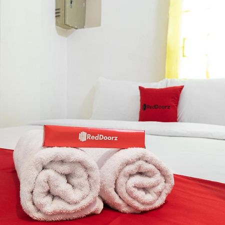 RedDoorz near Sun Plaza Medan 2 Hotel Bagian luar foto