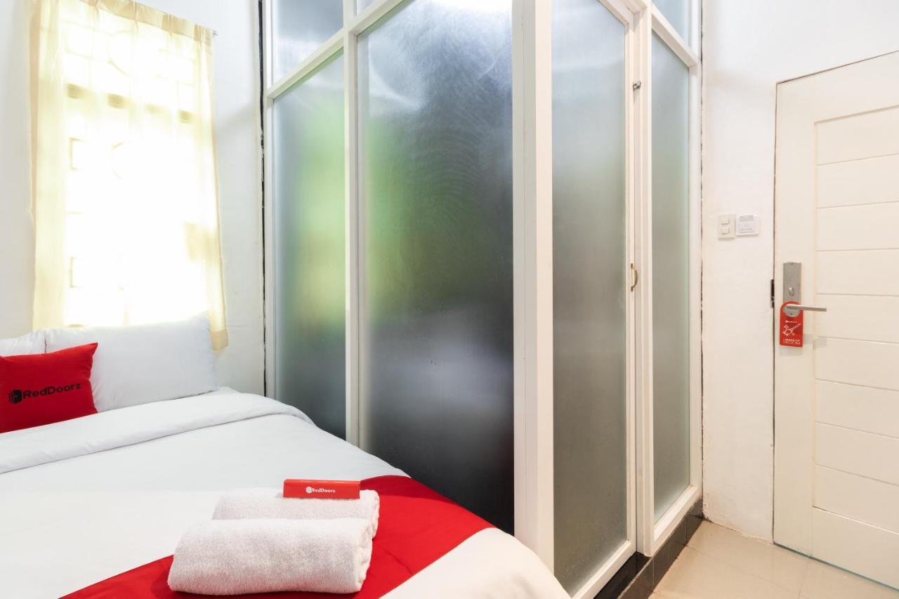 RedDoorz near Sun Plaza Medan 2 Hotel Bagian luar foto