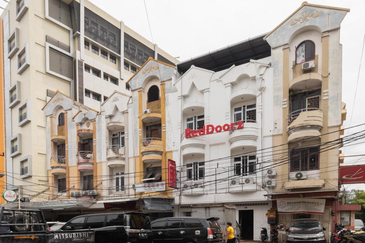 RedDoorz near Sun Plaza Medan 2 Hotel Bagian luar foto