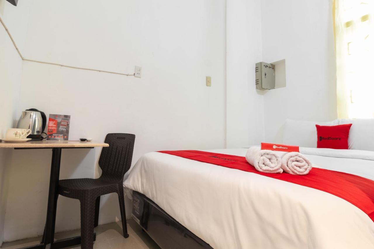 RedDoorz near Sun Plaza Medan 2 Hotel Bagian luar foto